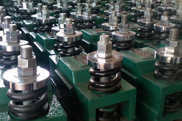 聯(lián)源機(jī)電廠家一批倉(cāng)壁振動(dòng)器完工了，發(fā)貨準(zhǔn)備中